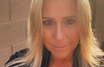  Acacia principal Christine Hollingsworth