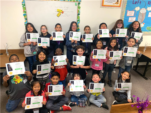 students recieve certificates